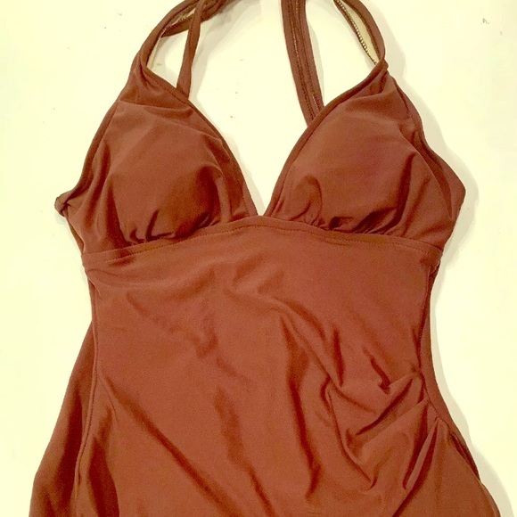 White Stag Other - White Stag Nip Tuck Skirted Swimsuit! Size 9/10!